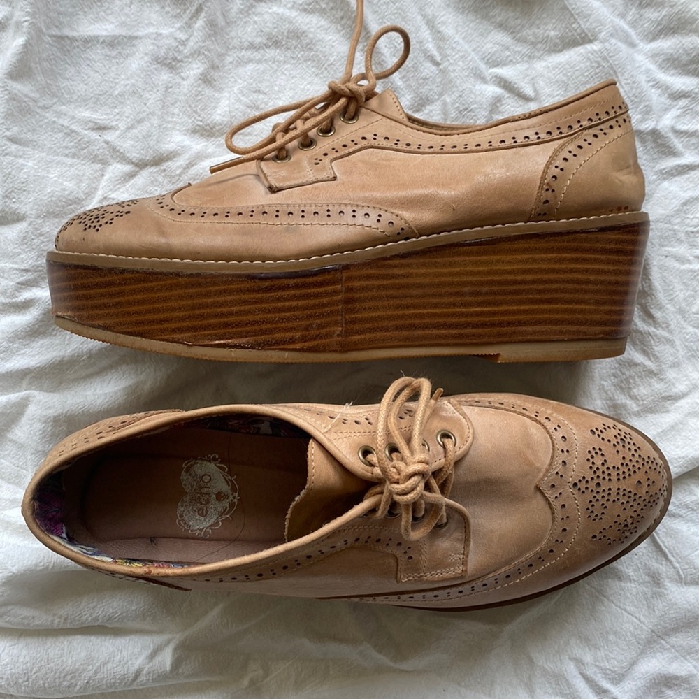 Tan leather platform brogues. Size US 8.5